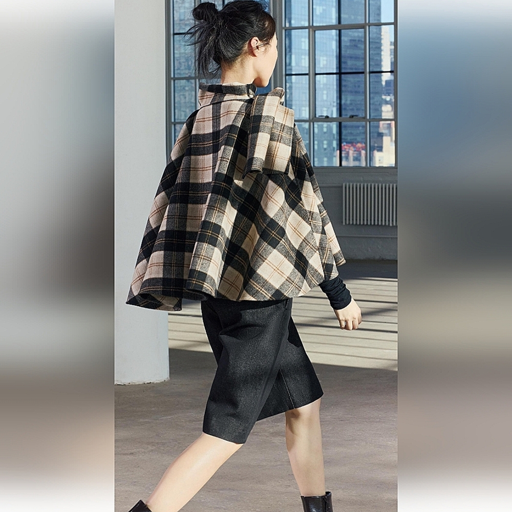 ZARA ZW COLLECTION ECRU WOOL BLEND PLAID CAPE ✨️✨️✨️
